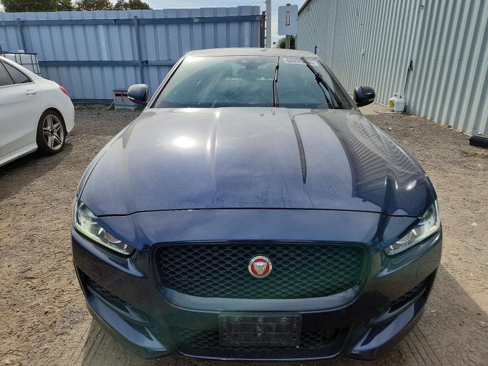 2017 JAGUAR XE R - SPORT 5