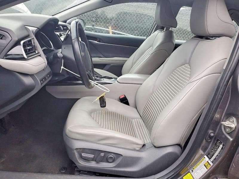 2020 TOYOTA CAMRY SE 7