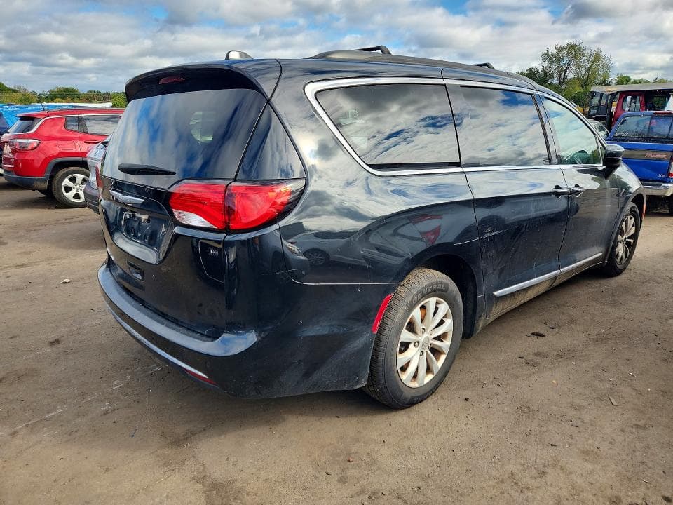 2017 CHRYSLER PACIFICA TOURING L 3