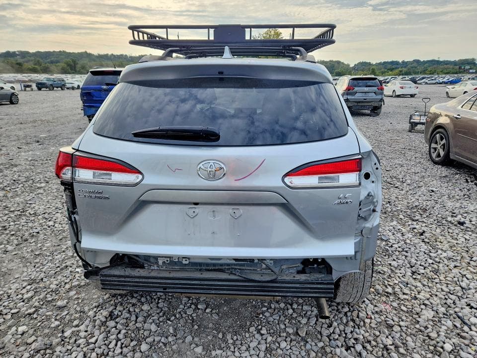 2022 TOYOTA COROLLA CROSS LE 6