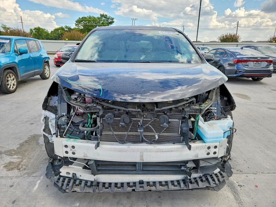 2022 TOYOTA SIENNA LE 5