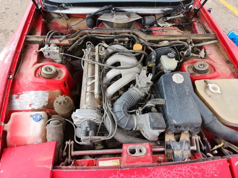1985 PORSCHE 944 11