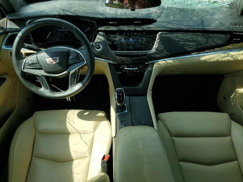 2017 CADILLAC XT5 8