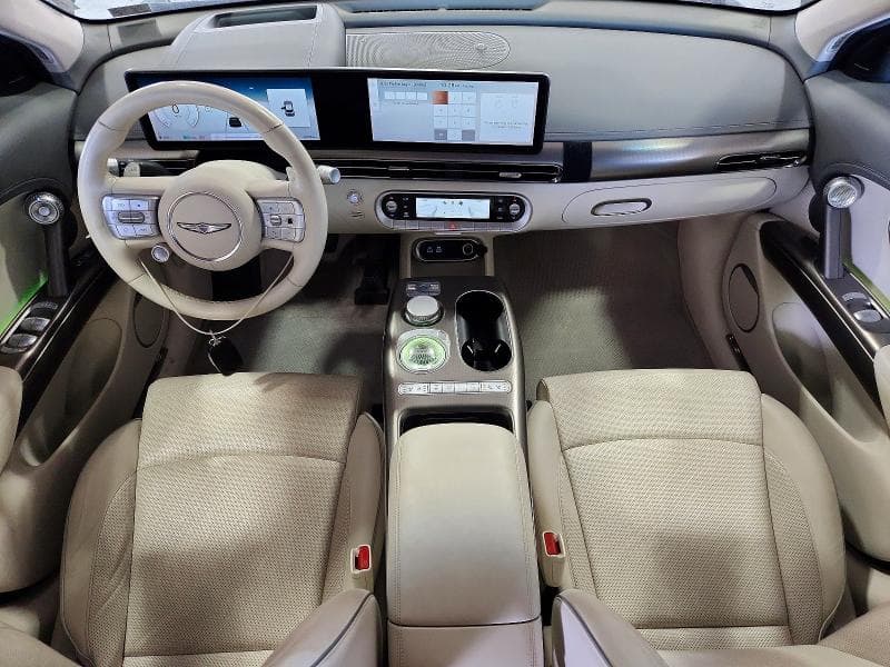 2023 GENESIS GV60 ADVANCED 8