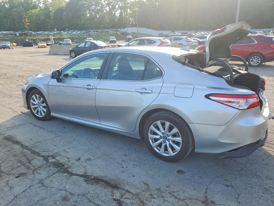2019 TOYOTA CAMRY LE 2