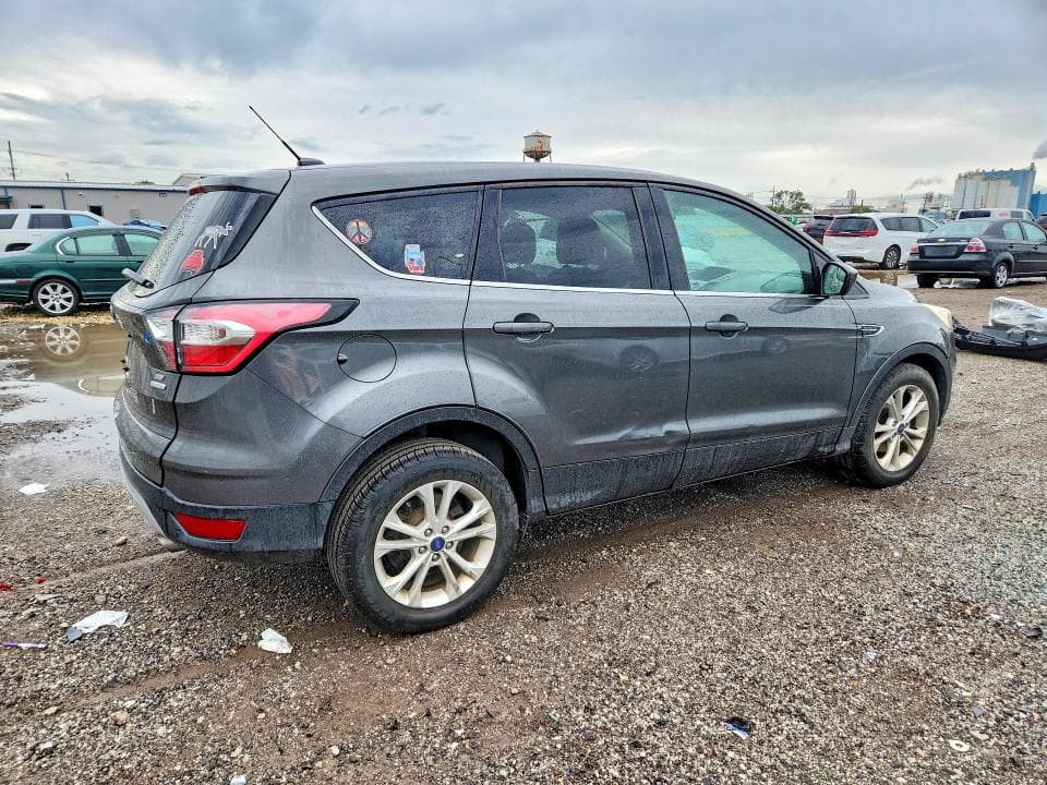 2017 FORD ESCAPE SE 3