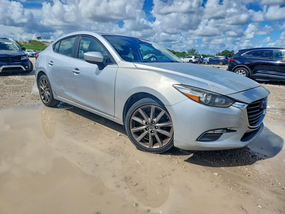2018 MAZDA 3 TOURING 4