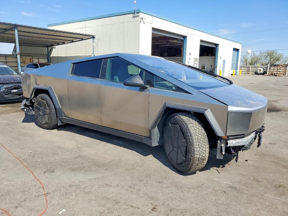2025 TESLA CYBERTRUCK 4