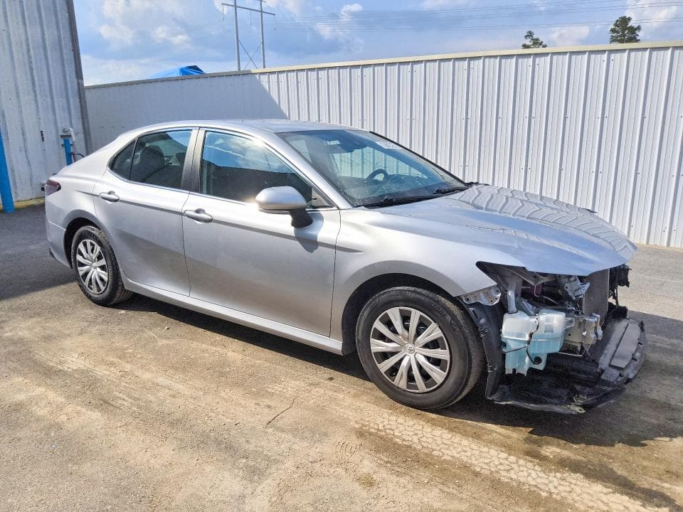 2022 TOYOTA CAMRY LE 4