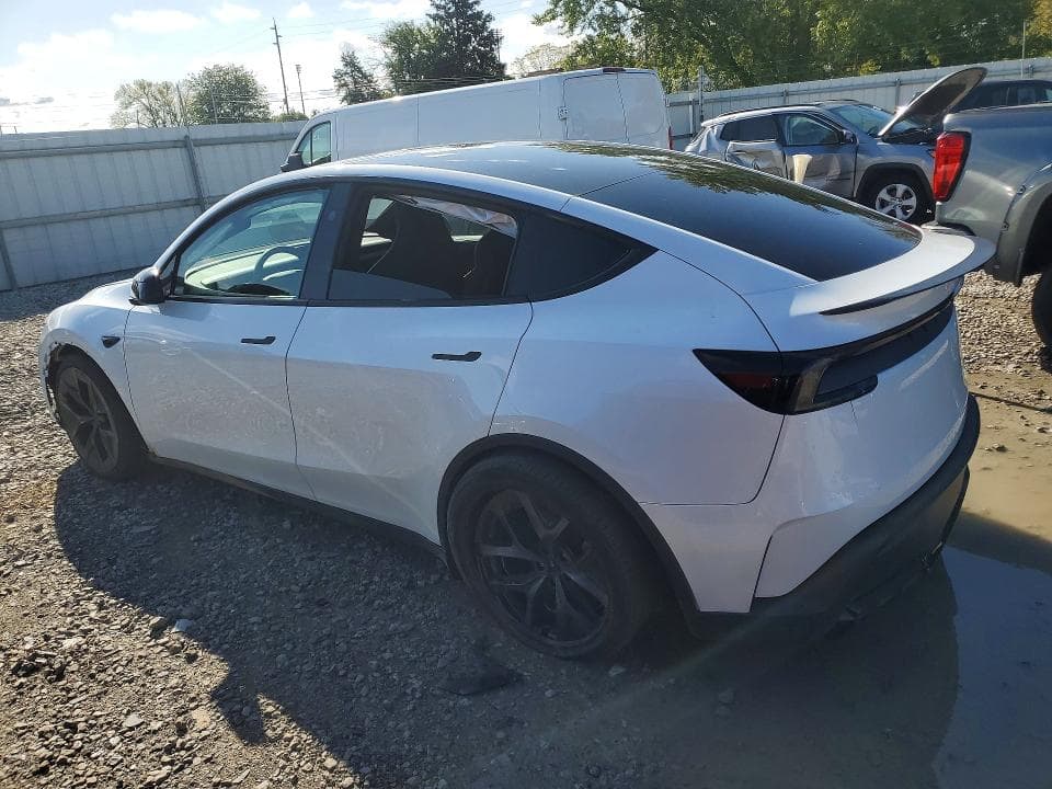 2026 TESLA MODEL Y 2