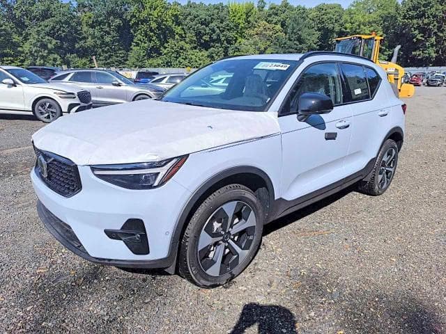 2026 VOLVO XC40 PLUS - 1