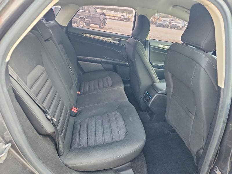 2017 FORD FUSION SE 10