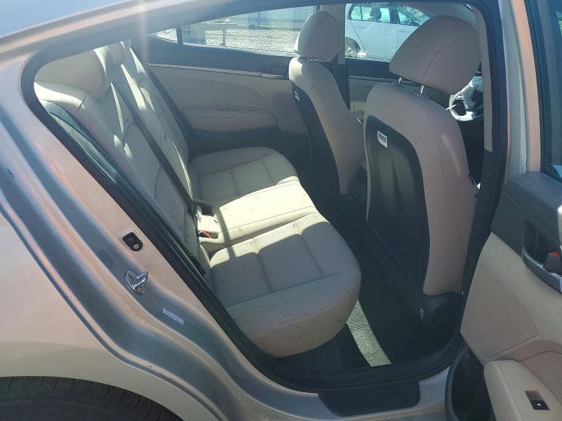 2017 HYUNDAI ELANTRA SE 10