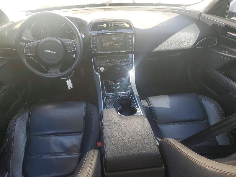 2017 JAGUAR XE PRESTIGE 8