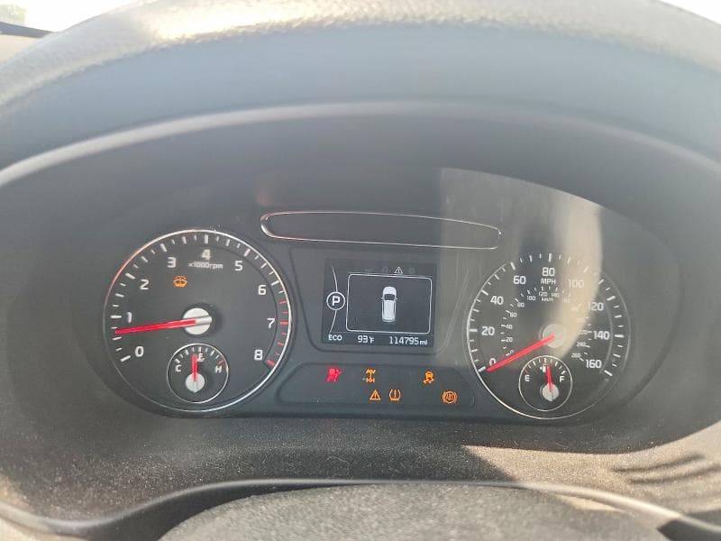 2017 KIA SORENTO LX 9