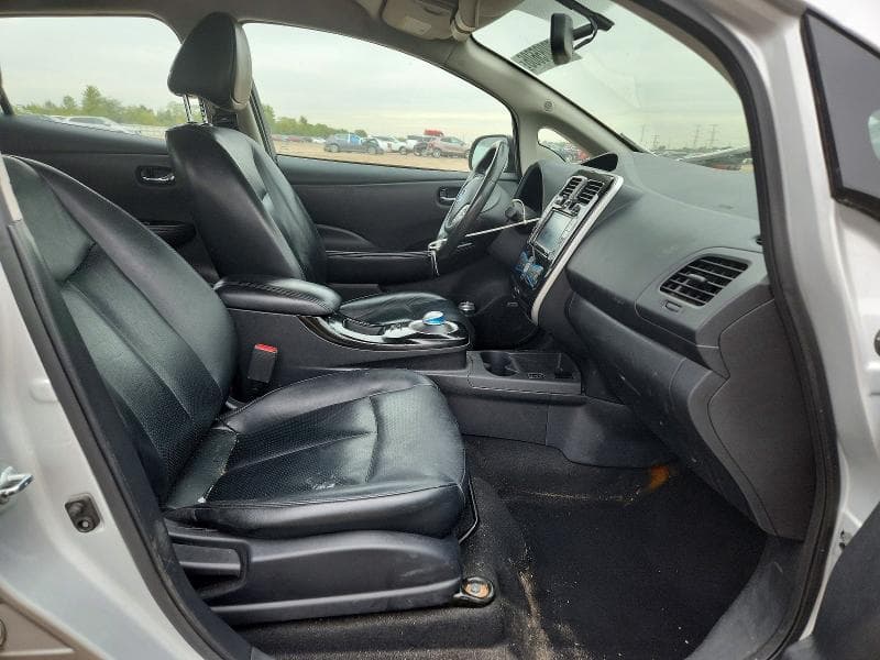 2017 NISSAN LEAF SL 7