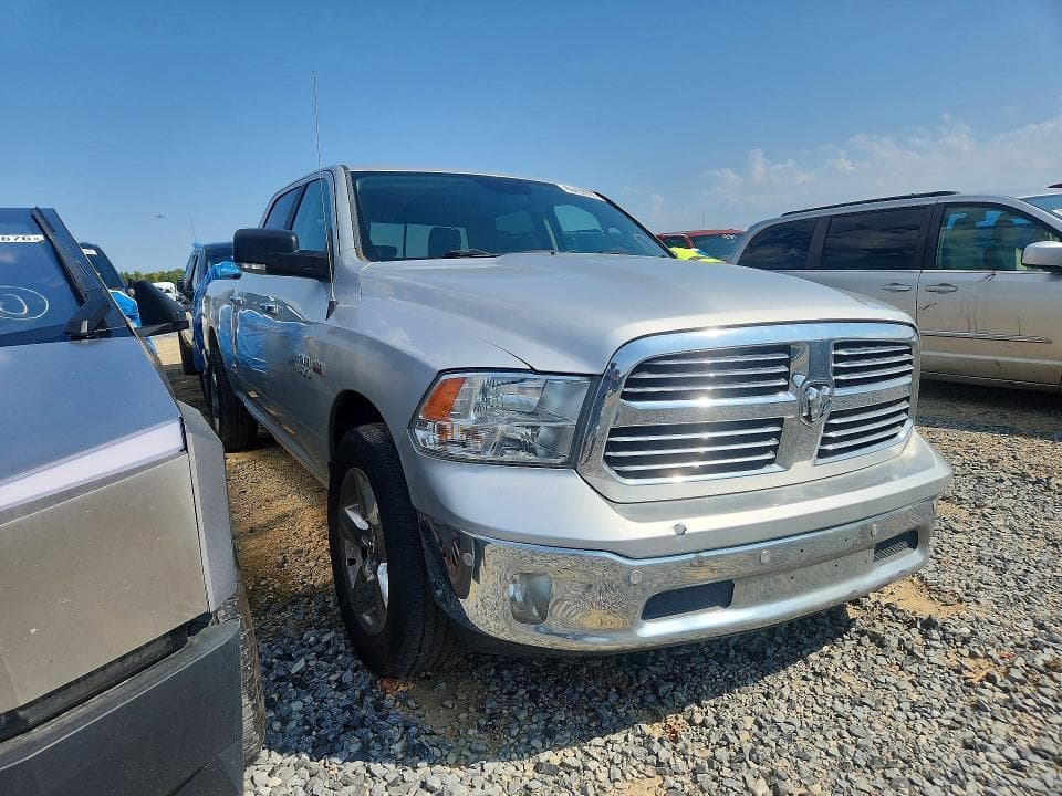 2017 RAM 1500 SLT 4