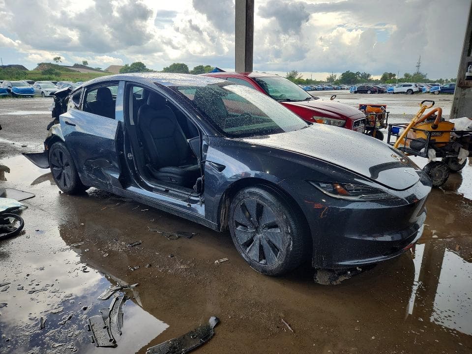 2025 TESLA MODEL 3 4