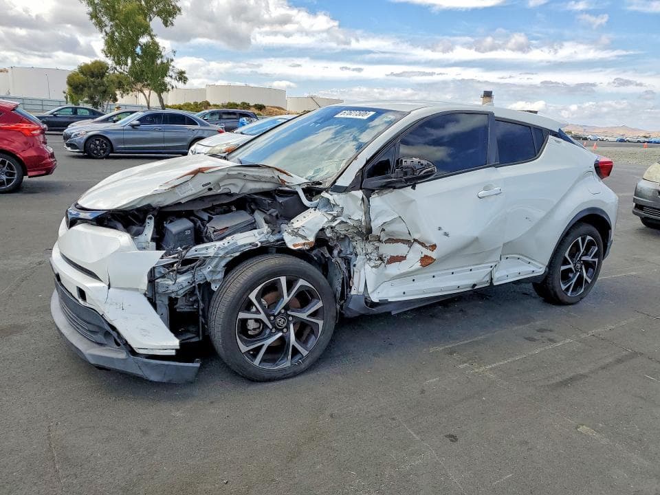 2018 TOYOTA C-HR XLE PREMIUM