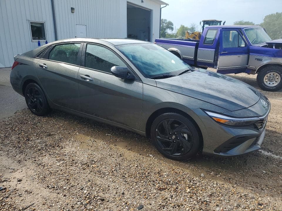 2026 HYUNDAI ELANTRA SEL SPORT 4