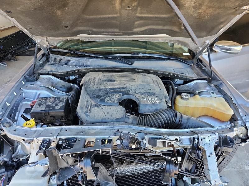 2018 CHRYSLER 300 LIMITED 11