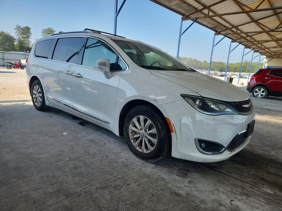 2019 CHRYSLER PACIFICA TOURING L 4
