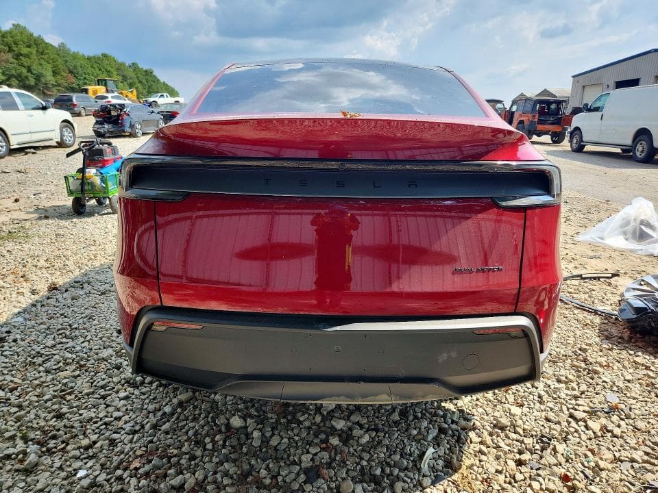 2026 TESLA MODEL Y 6