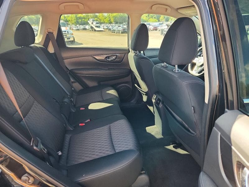 2017 NISSAN ROGUE SV 10