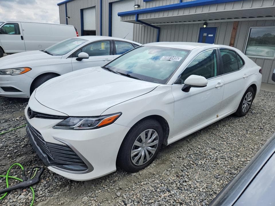 2024 TOYOTA CAMRY LE - 1