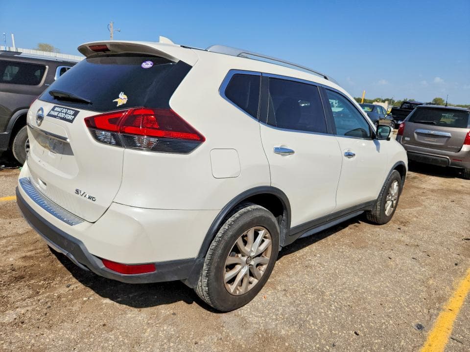 2018 NISSAN ROGUE SV 3