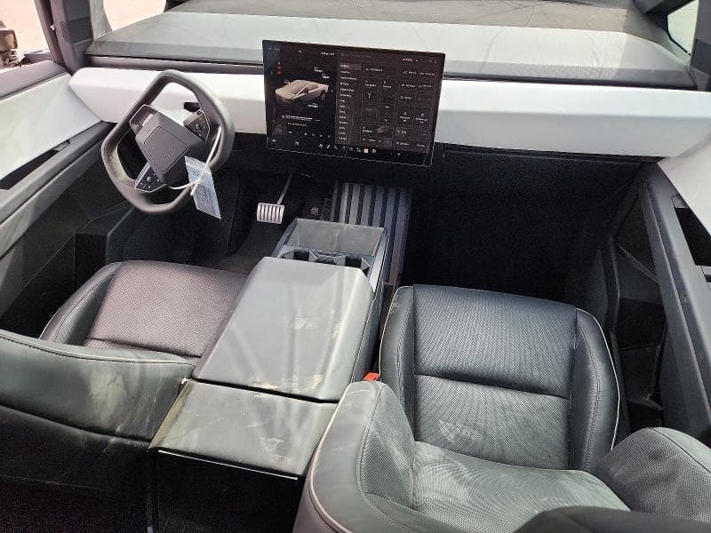 2024 TESLA CYBERTRUCK 8