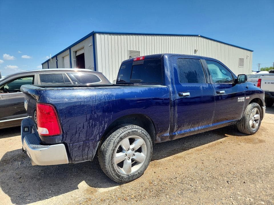 2017 RAM 1500 SLT 3