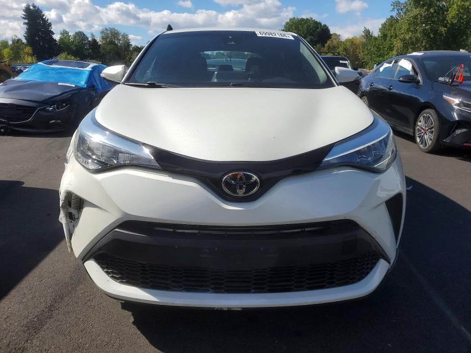 2021 TOYOTA C-HR XLE 5