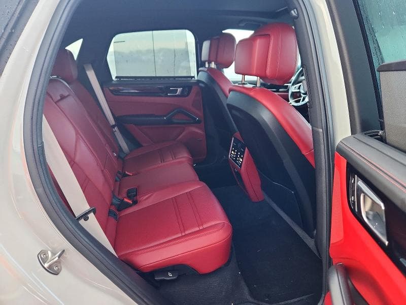 2022 PORSCHE CAYENNE 11