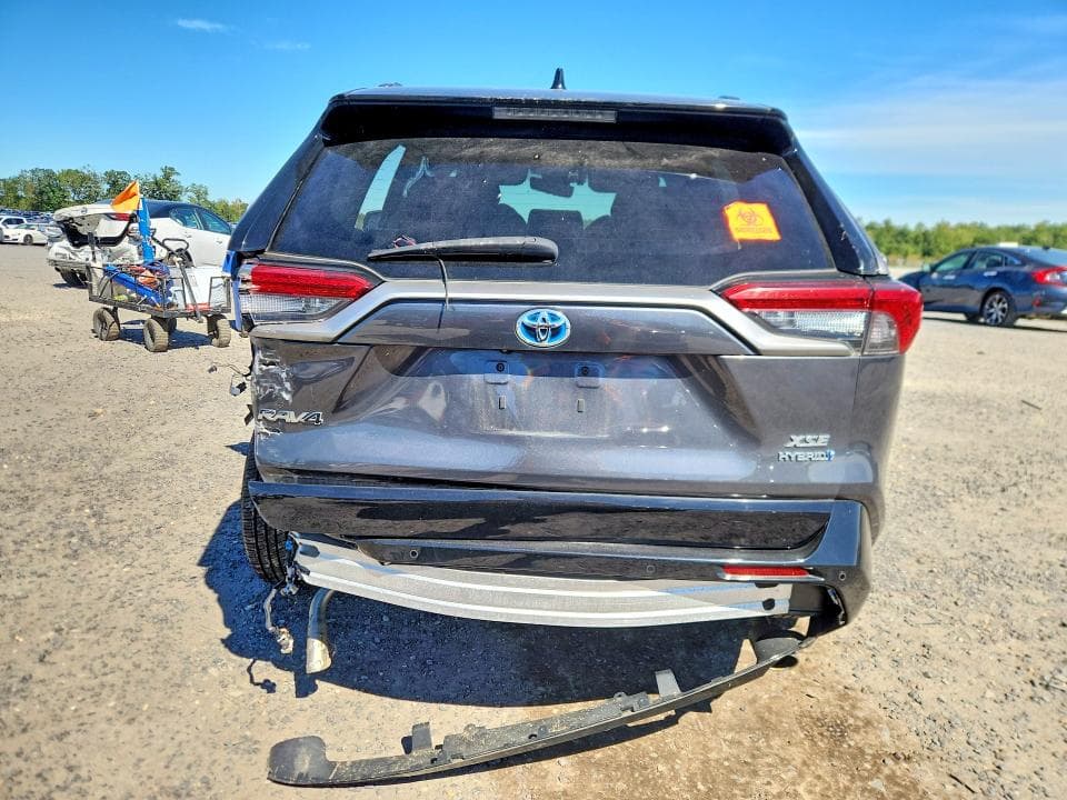 2020 TOYOTA RAV4 XSE 6