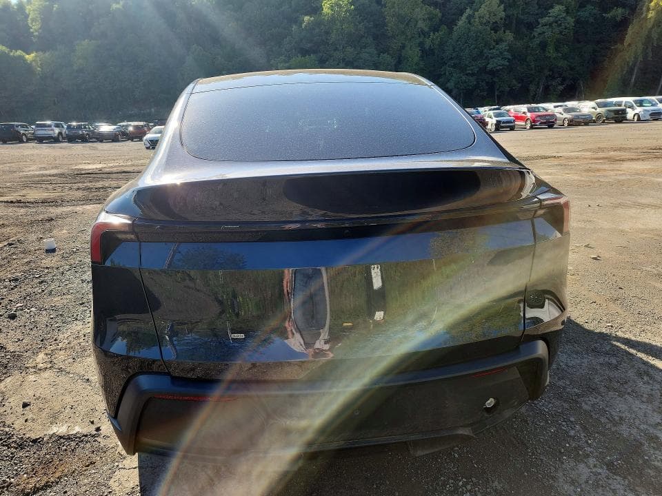 2026 TESLA MODEL Y 6