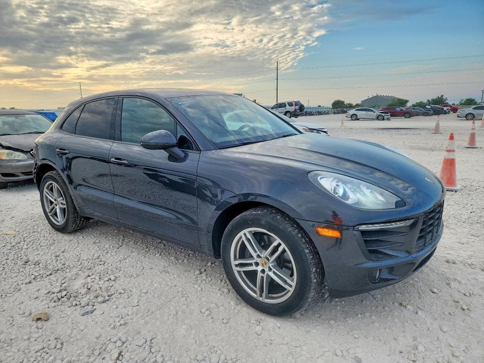 2017 PORSCHE MACAN 4