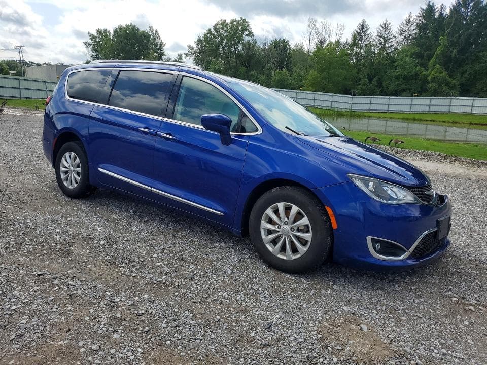 2019 CHRYSLER PACIFICA TOURING L 4
