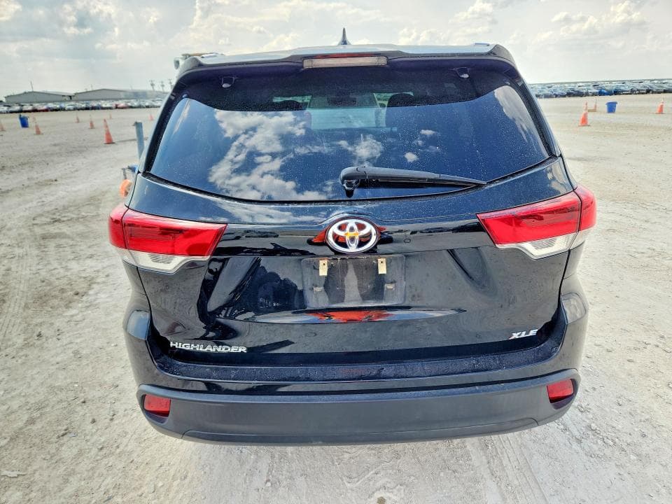 2018 TOYOTA HIGHLANDER XLE 6