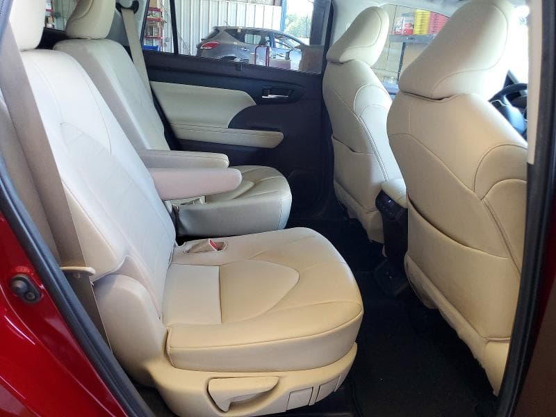 2020 TOYOTA HIGHLANDER XLE 11