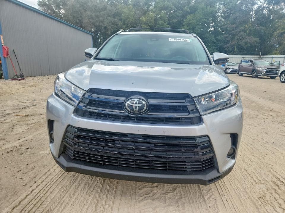 2019 TOYOTA HIGHLANDER SE 5