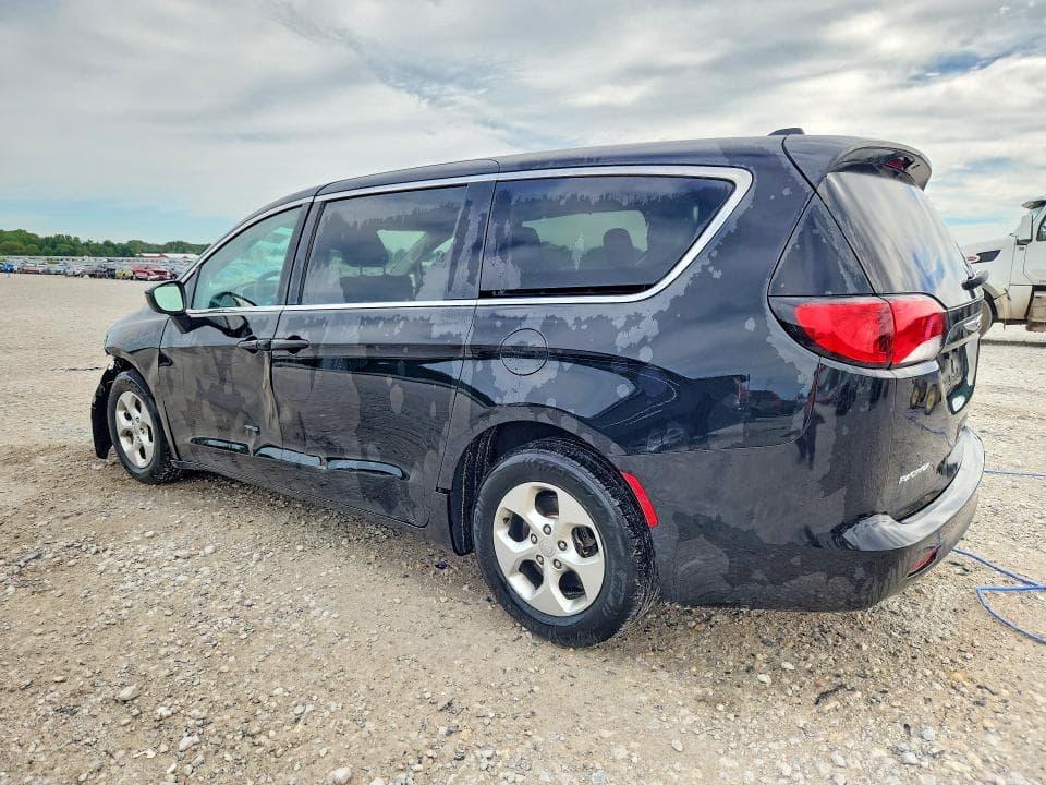 2017 CHRYSLER PACIFICA LX 2