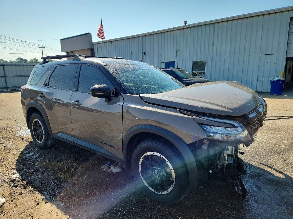 2023 NISSAN PATHFINDER SV 4