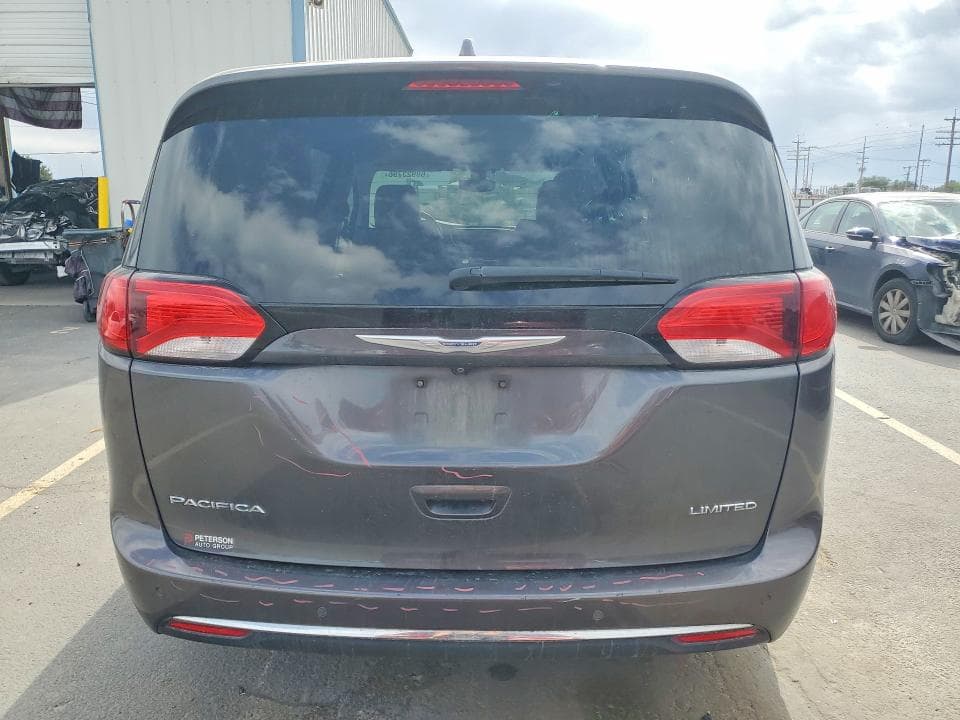 2017 CHRYSLER PACIFICA LIMITED 6