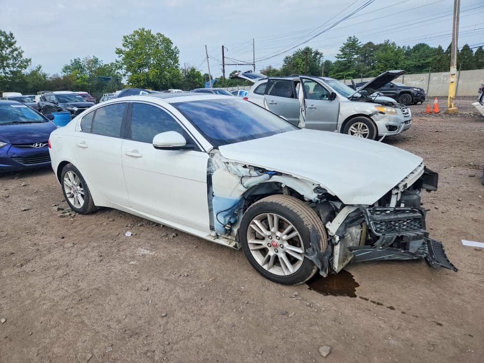 2018 JAGUAR XE PREMIUM 4