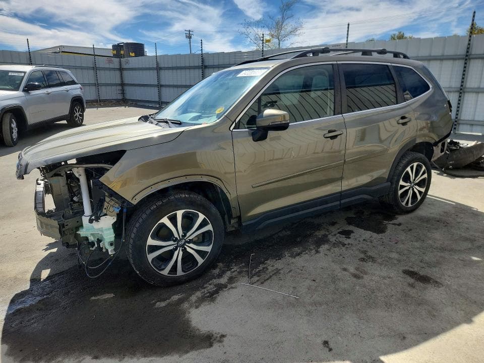 2023 SUBARU FORESTER LIMITED