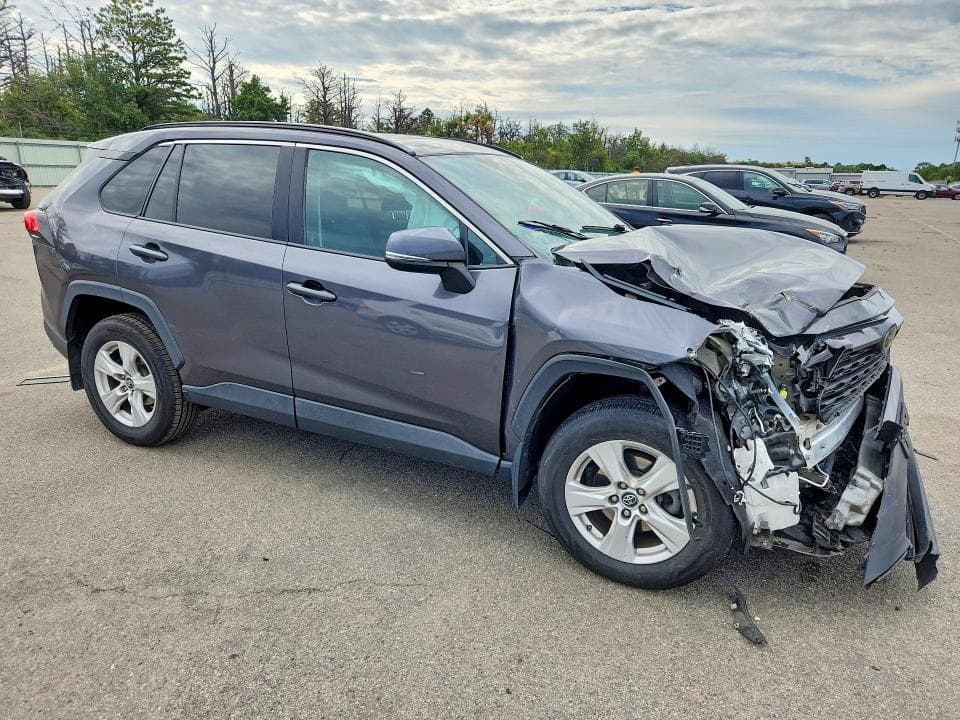 2019 TOYOTA RAV4 XLE 4