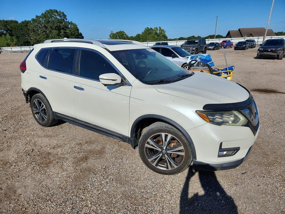 2017 NISSAN ROGUE SL 4