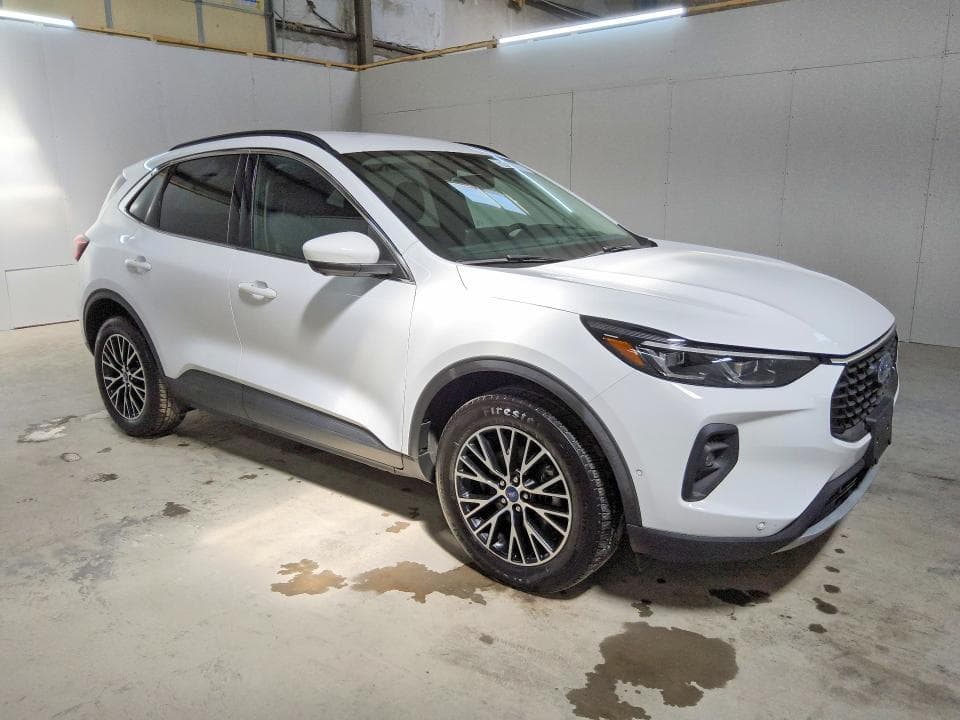 2023 FORD ESCAPE 4