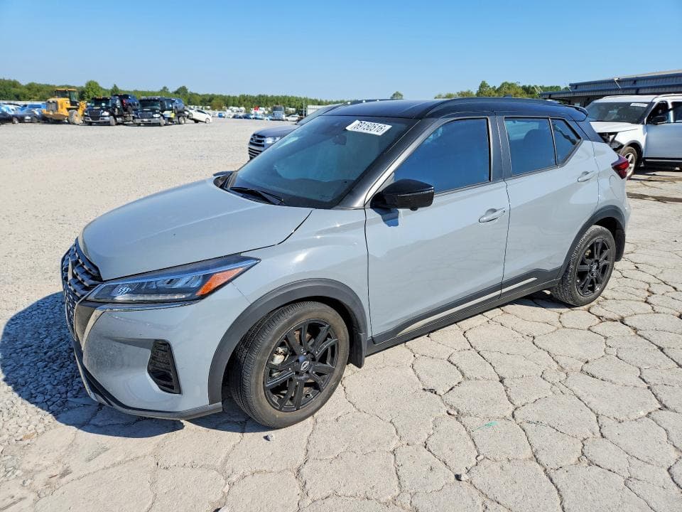 2022 NISSAN KICKS SR